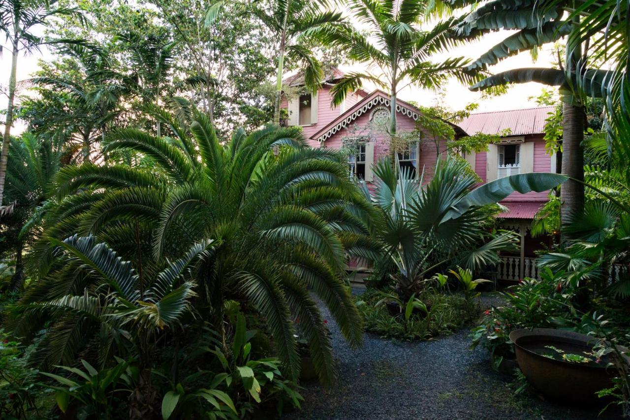 Pink Plantation House Hotel Кастри Екстериор снимка